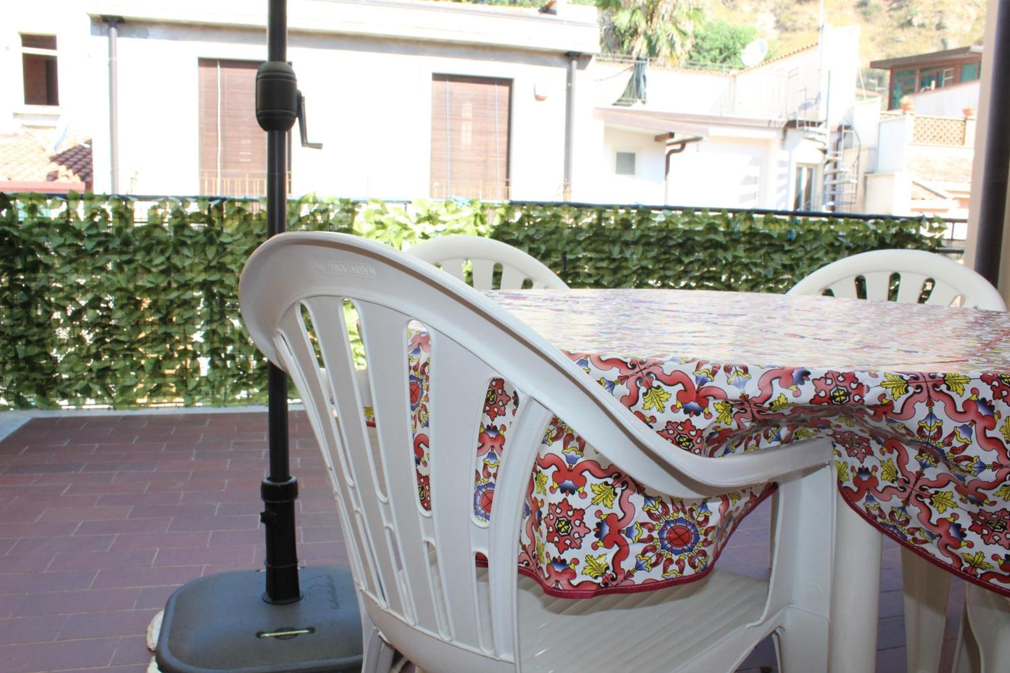 Donna Lucia * Giardini Naxos